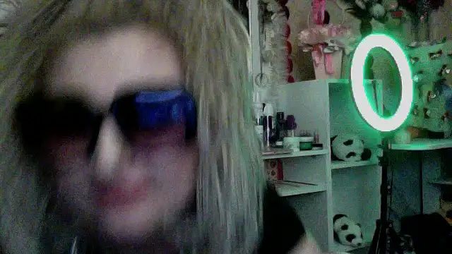 xHot Amazonq online show from January 16, 10:03 pm