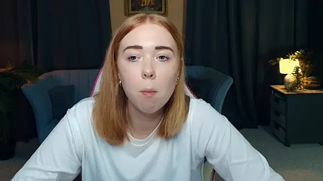 Snapshot of AddieOsler chatting on December 2, 7:31 pm AddieOsler online show from December 2, 7:31 pm