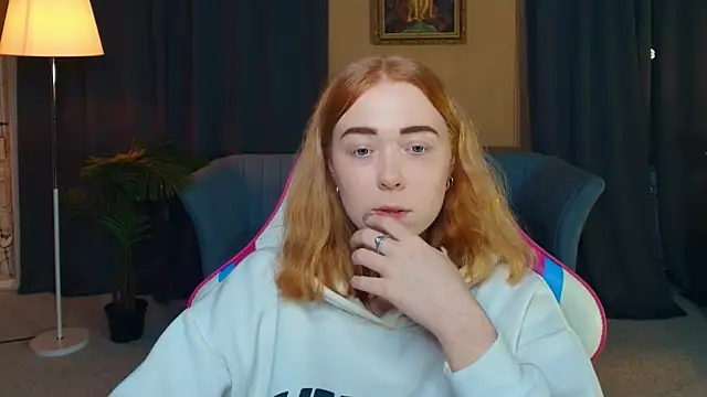 AddieOsler online show from December 18, 8:48 pm