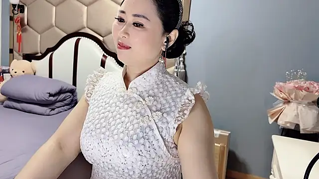 yaoyao22678 online show from April 29, 1:32 am