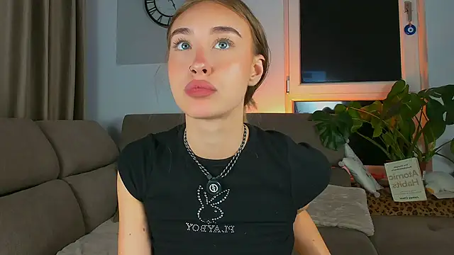 SugarSkye online show from June 29, 8:31 pm