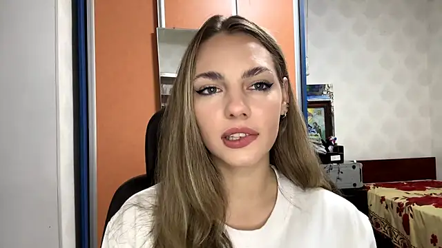 IlanaLafferty online show from November 15, 7:43 pm