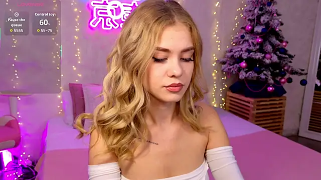 Snapshot of Rose_Masson chatting on December 3, 5:26 am Rose Masson online show from December 3, 5:26 am