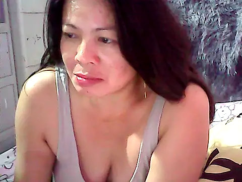 Snapshot of Titiesfuck69 chatting on February 10, 12:53 pm Titiesfuck69 online show from February 10, 12:53 pm