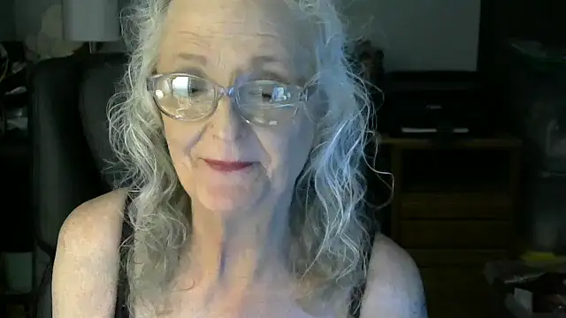 Snapshot of JoleneDelacroix chatting on November 30, 2:04 am JoleneDelacroix online show from November 30, 2:04 am