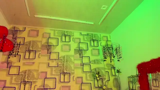 Snapshot of Nayla_Monroee chatting on February 14, 9:33 pm Nayla Monroee online show from February 14, 9:33 pm