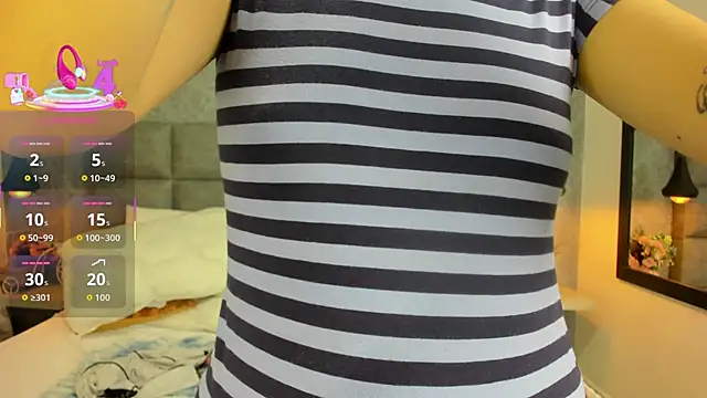 Snapshot of Luna_Bella3 chatting on December 5, 10:35 am Luna Bella3 online show from December 5, 10:35 am