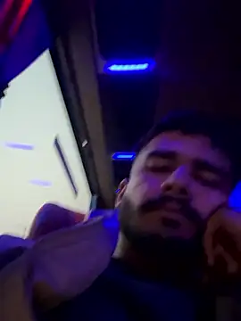 Snapshot of Indianbbc4u@xh chatting on January 12, 1:33 am Indianbbc4uxh online show from January 12, 1:33 am