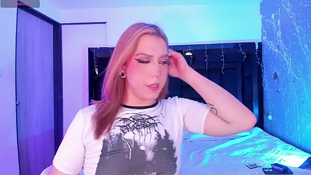 Snapshot of JanneBlossom_ chatting on December 14, 10:03 pm JanneBlossom online show from December 14, 10:03 pm