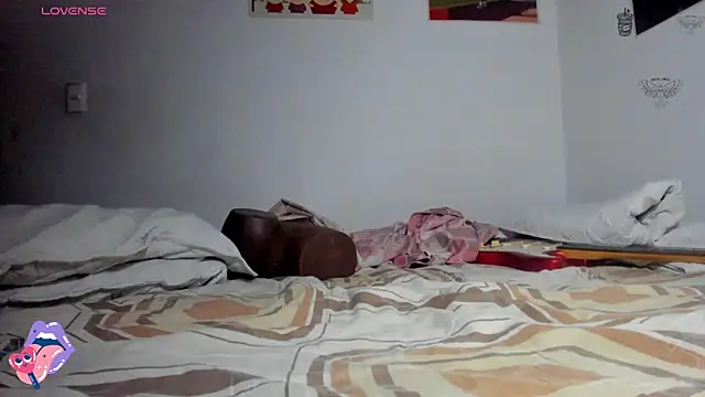 Snapshot of ghostwomaan chatting on May 11, 3:51 pm ghostwomaan online show from May 11, 3:51 pm