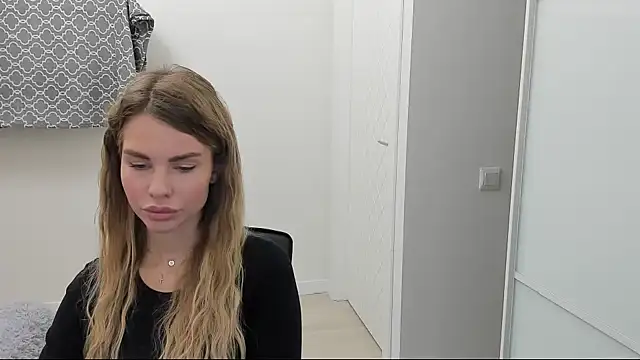 LinaBey online show from November 17, 8:42 am