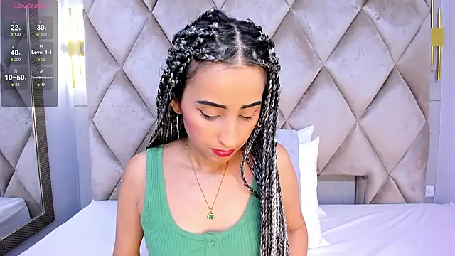 Snapshot of violett_rabbit_ chatting on November 28, 8:22 pm violett rabbit online show from November 28, 8:22 pm