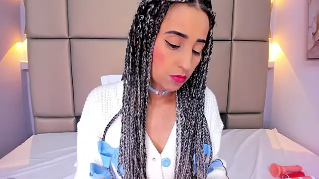 Snapshot of violett_rabbit_ chatting on November 29, 12:30 pm violett rabbit online show from November 29, 12:30 pm