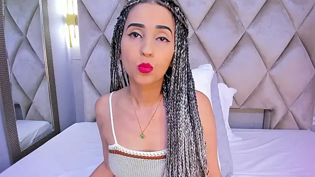 Snapshot of violett_rabbit_ chatting on December 4, 8:17 pm violett rabbit online show from December 4, 8:17 pm