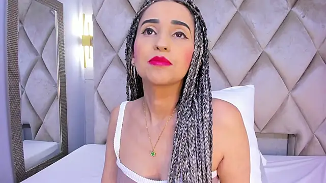 Snapshot of violett_rabbit_ chatting on December 5, 8:05 pm violett rabbit online show from December 5, 8:05 pm