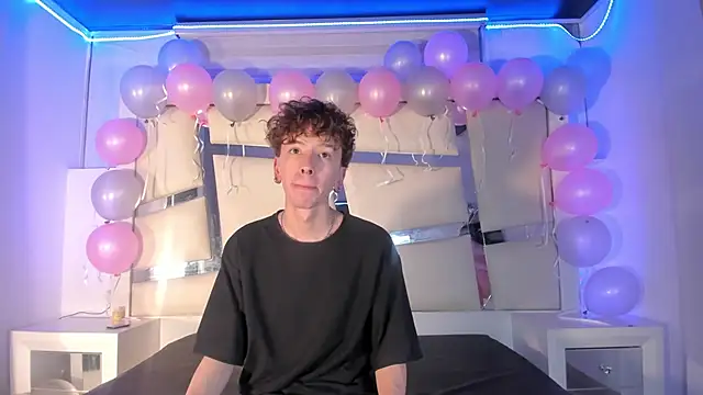 Snapshot of Genesis_ask chatting on October 28, 11:29 pm Genesis ask online show from October 28, 11:29 pm