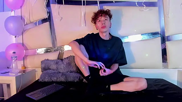 Snapshot of Genesis_ask chatting on November 6, 4:02 am Genesis ask online show from November 6, 4:02 am