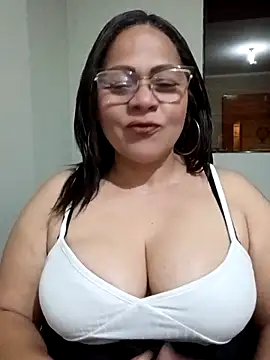 Snapshot of Angie_milf50 chatting on November 4, 2:21 am Angie milf50 online show from November 4, 2:21 am