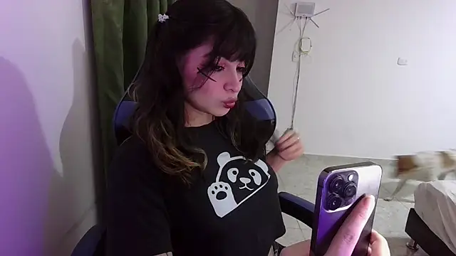 Snapshot of Annagoth_ chatting on November 5, 12:32 am Annagoth online show from November 5, 12:32 am