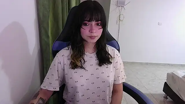 Snapshot of Annagoth_ chatting on November 6, 9:59 pm Annagoth online show from November 6, 9:59 pm