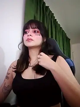 Snapshot of Annagoth_ chatting on November 14, 5:06 am Annagoth online show from November 14, 5:06 am