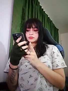 Snapshot of Annagoth_ chatting on November 21, 5:28 am Annagoth online show from November 21, 5:28 am