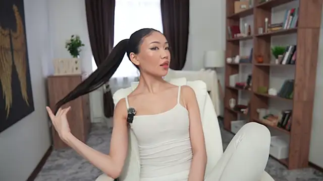 Snapshot of OnieClose chatting on December 15, 8:07 am OnieClose online show from December 15, 8:07 am