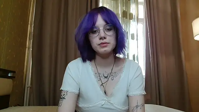 Snapshot of KellePourier chatting on May 9, 7:24 am KellePourier online show from May 9, 7:24 am