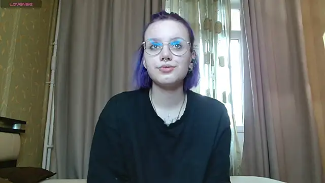 Snapshot of KellePourier chatting on May 12, 6:10 am KellePourier online show from May 12, 6:10 am