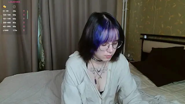 Snapshot of KellePourier chatting on July 16, 7:36 am KellePourier online show from July 16, 7:36 am