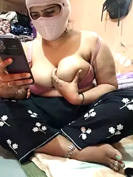 CUTE-GIRL-1 online show from February 3, 4:23 pm