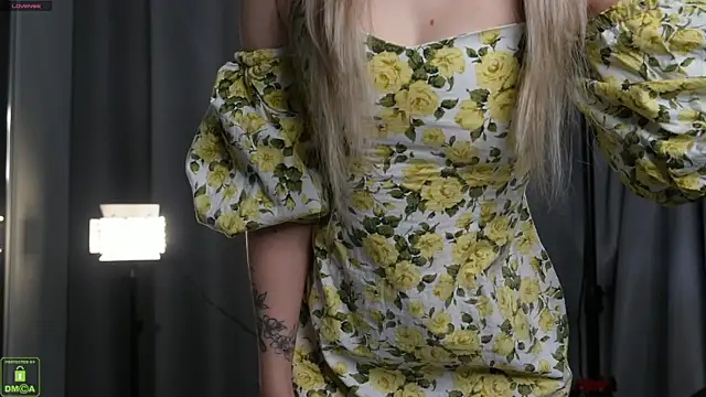 Snapshot of Hochu_Labubu chatting on October 30, 12:39 pm Hochu Labubu online show from October 30, 12:39 pm