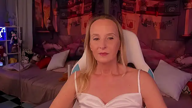 Snapshot of ScarlettPalmer chatting on November 12, 10:37 am ScarlettPalmer online show from November 12, 10:37 am