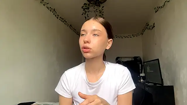 Snapshot of LilithFlamey chatting on November 5, 7:08 am LilithFlamey online show from November 5, 7:08 am