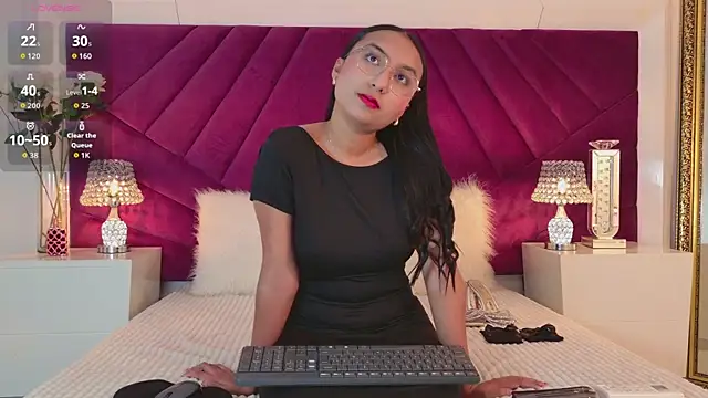 Snapshot of MiahDiRose chatting on October 30, 12:39 pm MiahDiRose online show from October 30, 12:39 pm