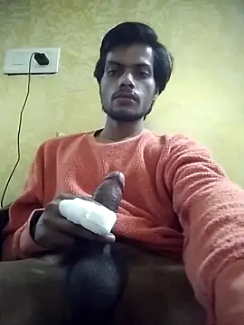 Snapshot of Luckysucks chatting on November 15, 7:32 pm Luckysucks online show from November 15, 7:32 pm