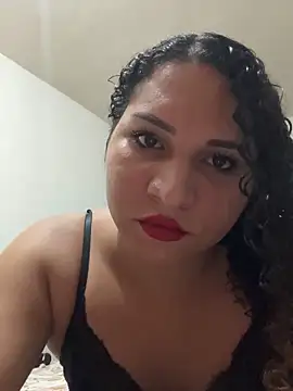 Snapshot of transnovata065 chatting on November 1, 2:13 am transnovata065 online show from November 1, 2:13 am