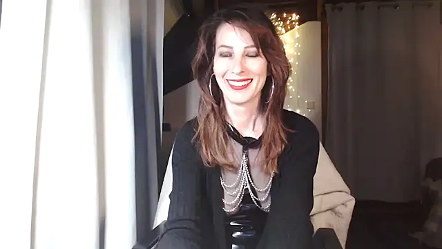 MissDyannis online show from March 27, 10:20 pm