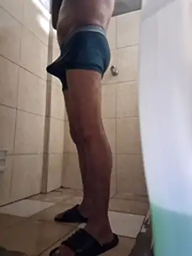 Snapshot of sanz957 chatting on November 12, 3:29 am sanz957 online show from November 12, 3:29 am