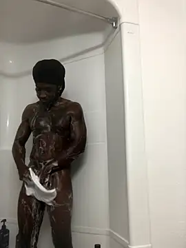 Snapshot of TheRealKnottiHead chatting on November 1, 9:33 am TheRealKnottiHead online show from November 1, 9:33 am