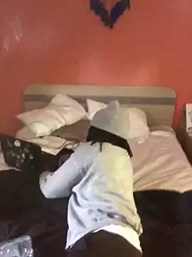 Snapshot of TheRealKnottiHead chatting on November 2, 8:11 pm TheRealKnottiHead online show from November 2, 8:11 pm