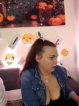 Snapshot of Lea_Squirt_Off chatting on October 28, 6:10 pm Lea Squirt Off online show from October 28, 6:10 pm