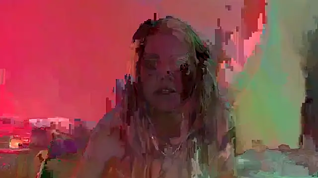 Snapshot of roxiebaby chatting on November 27, 7:21 am roxiebaby online show from November 27, 7:21 am