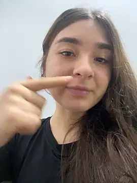 Snapshot of Valentina_ro chatting on December 1, 2:16 am Valentina ro online show from December 1, 2:16 am