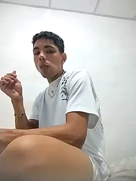 Snapshot of Alex_Sweeting chatting on November 11, 6:35 am Alex Sweeting online show from November 11, 6:35 am