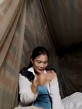 Snapshot of doggy-00 chatting on November 18, 11:47 am doggy-00 online show from November 18, 11:47 am