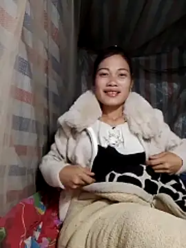 Snapshot of doggy-00 chatting on December 16, 1:05 pm doggy-00 online show from December 16, 1:05 pm