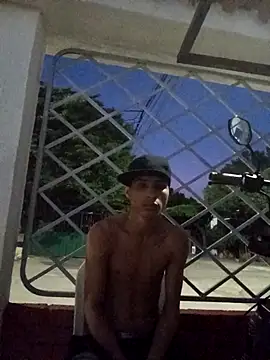 Snapshot of damian_fort1 chatting on October 28, 10:08 am damian fort1 online show from October 28, 10:08 am