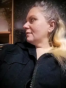 Snapshot of Lana-murr chatting on November 13, 7:02 pm Lana-murr online show from November 13, 7:02 pm