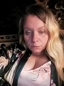 Snapshot of Lana-murr chatting on November 15, 5:27 am Lana-murr online show from November 15, 5:27 am